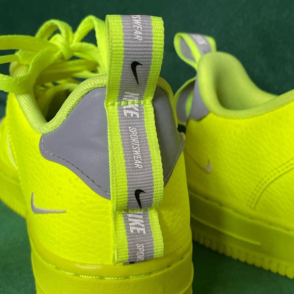2018 Air Force 1 '07 LV8 'Overbranding' Limited Edition Highlighter yell… - Picture 12 of 14